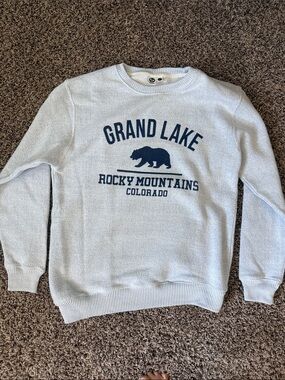 Lagaci Light Gray Crewneck Sweatshirt with Navy Grand Lake Graphic